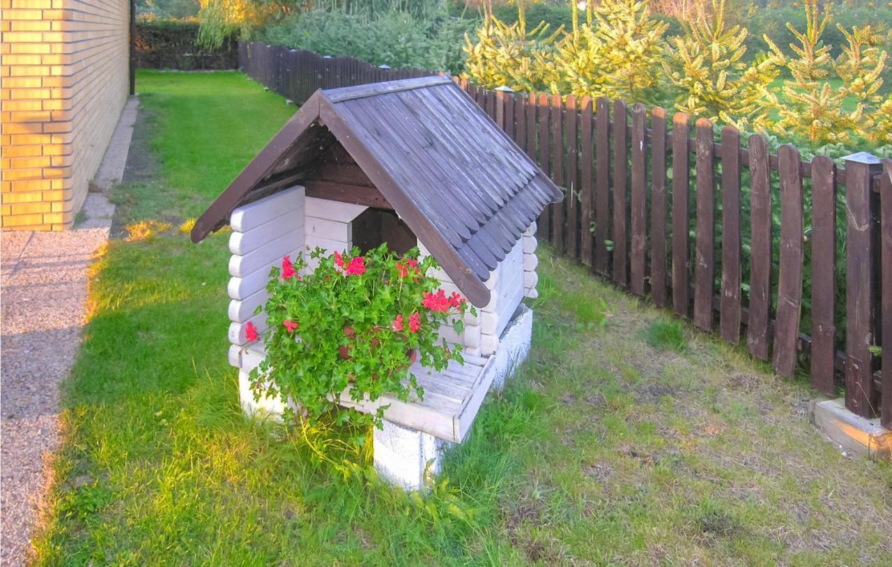 Cozy Apartment In Nowe Warpno With Wifi Esterno foto