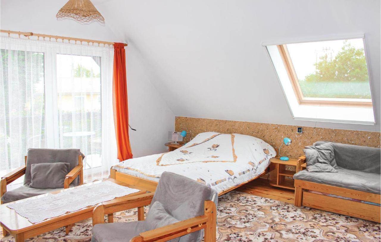 Cozy Apartment In Nowe Warpno With Wifi Esterno foto